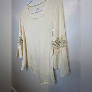 NWOT Hannah Cream Bell Sleeve Tunic with Lace Panel